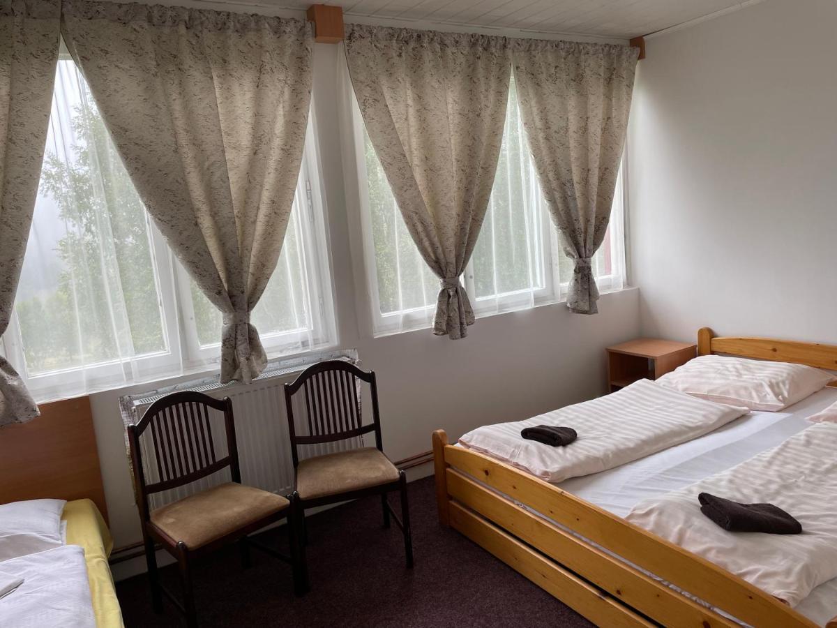 Penzion Na Srubech Hora Svate Kateriny Luaran gambar